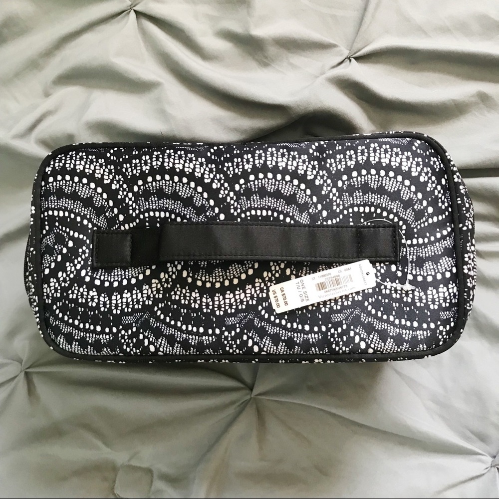 Victoria’s Secret Lingerie Travel Tote👙💕 - Picture 2 of 6